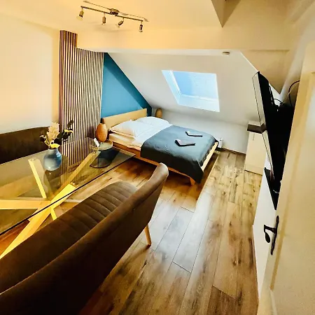 Aycatcherhomes - Lage I 4 Personen I 2 Schlafzimmer I Zentral I Altstadt I Naehe Fluss Lahn I Wlan I Sirius * Marburg